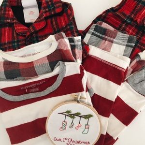 Toddler’s Christmas PJ bundle 🎄 Burt’s Bees +